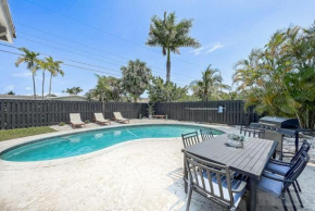 Oakland Oasis, HEATED pool, 2 King Beds, Game Room, BEACH 2.5 miles